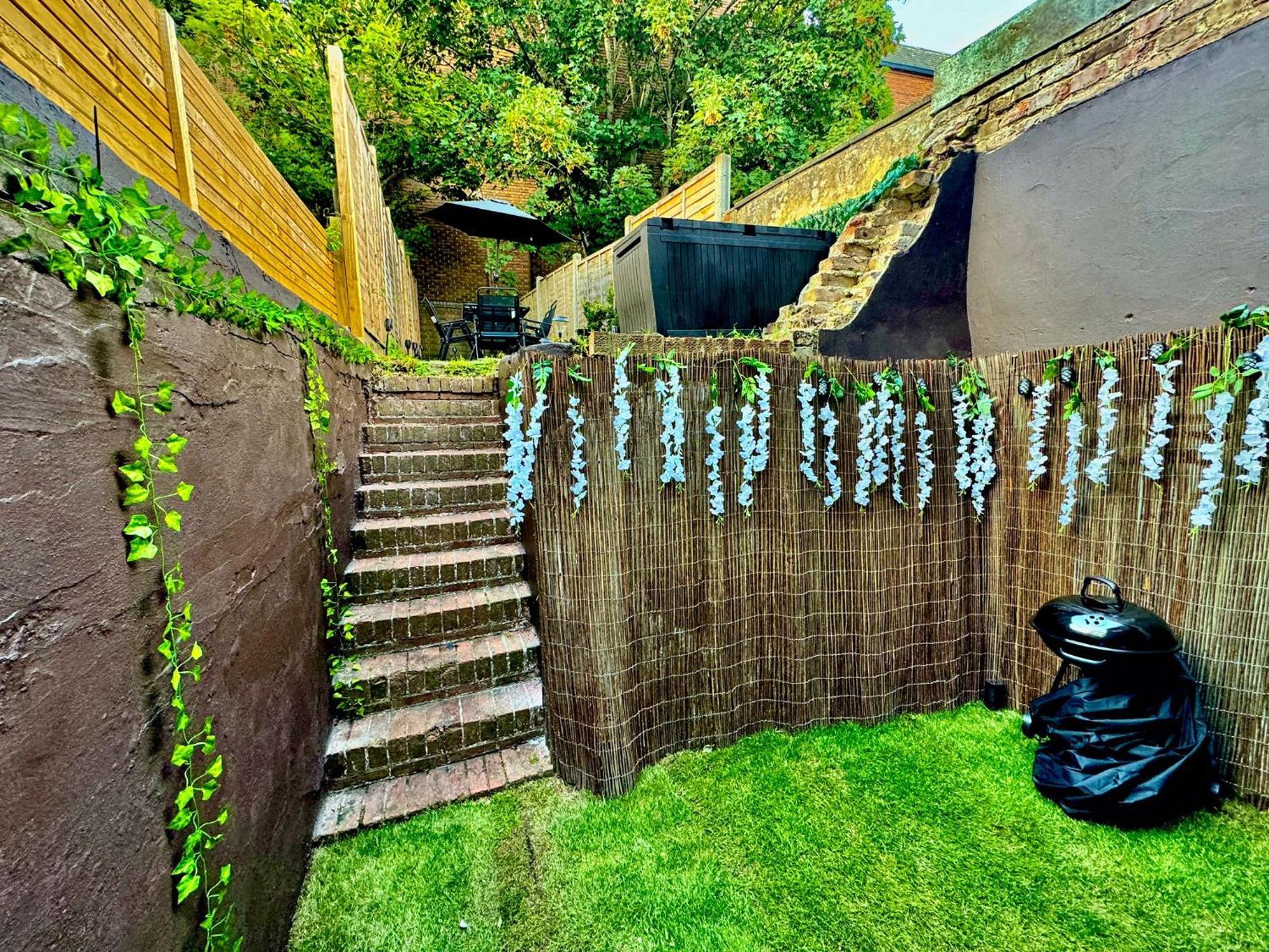 Three Bedroom House By Peacegrove Homes Short Lets & Serviced Accommodation Brighton With Free Wifi & Pet Friendly Exterior foto