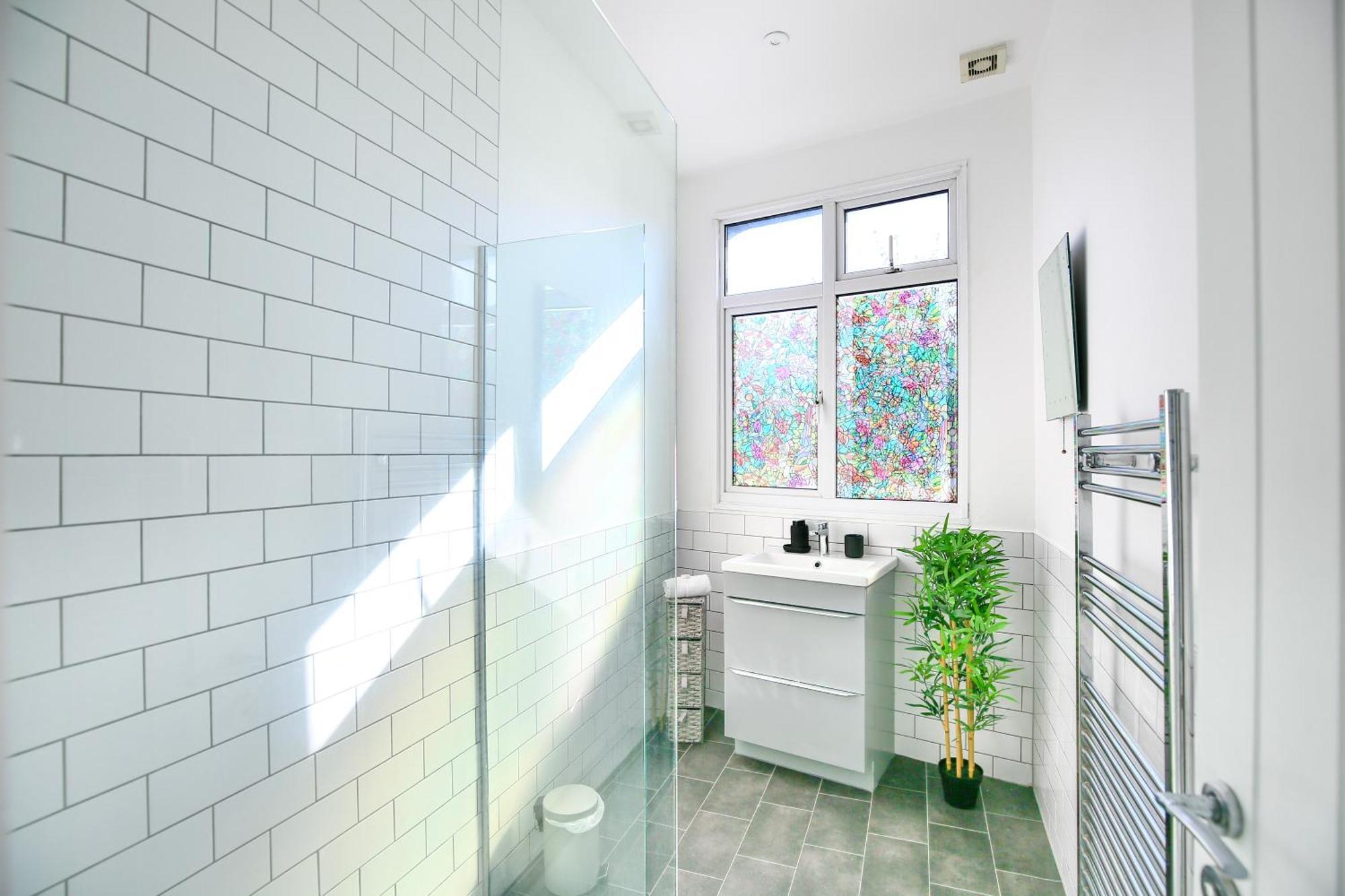 Three Bedroom House By Peacegrove Homes Short Lets & Serviced Accommodation Brighton With Free Wifi & Pet Friendly Exterior foto