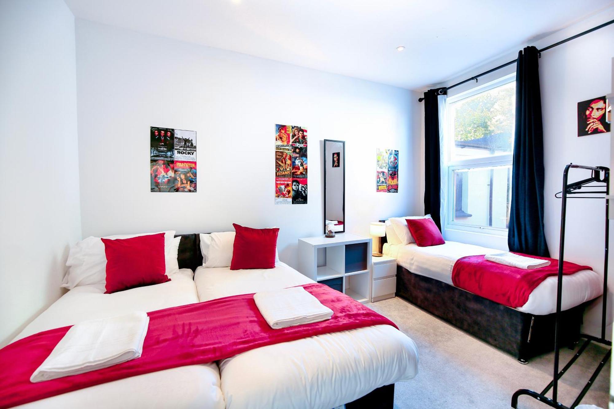 Three Bedroom House By Peacegrove Homes Short Lets & Serviced Accommodation Brighton With Free Wifi & Pet Friendly Exterior foto