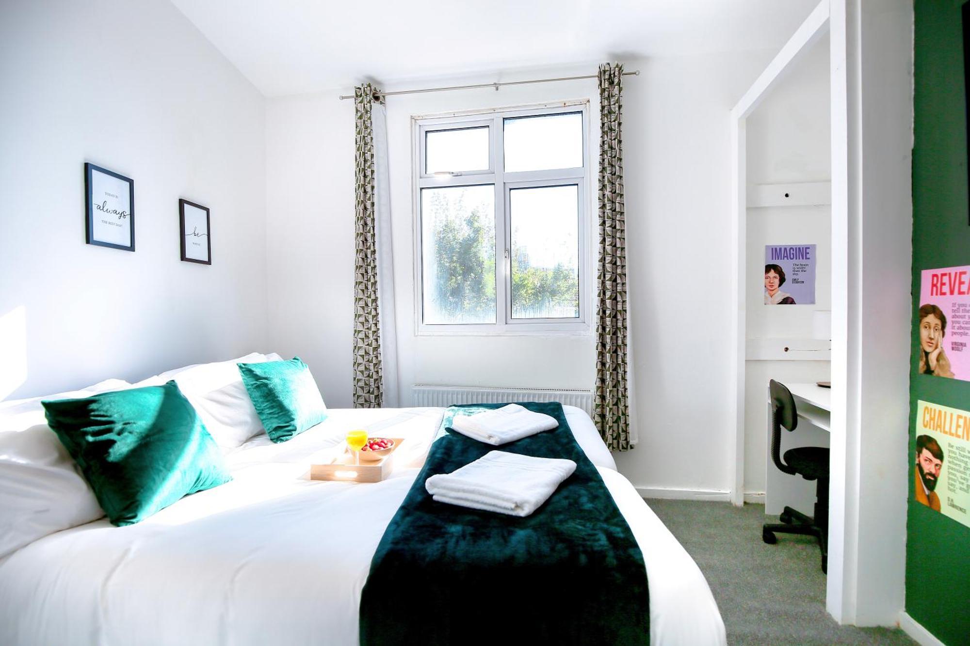 Three Bedroom House By Peacegrove Homes Short Lets & Serviced Accommodation Brighton With Free Wifi & Pet Friendly Exterior foto